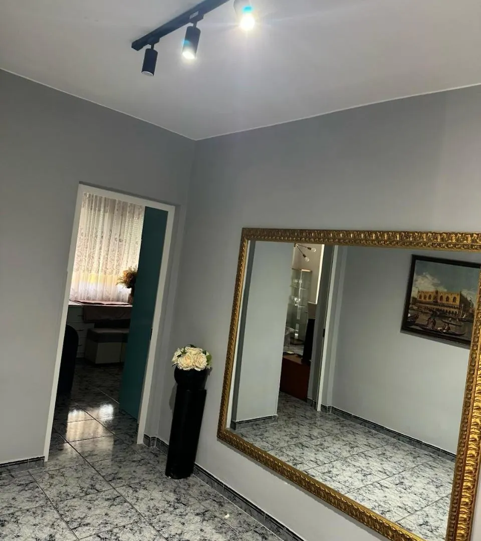 Your House In Tirana 0*,  Albanie